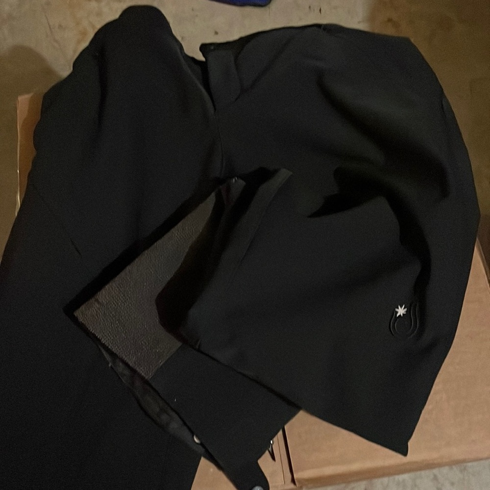 Women’s isis soft shell snow pant . Lined . Worn but good condition